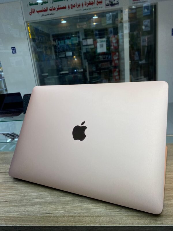 Apple MacBook - Image 2